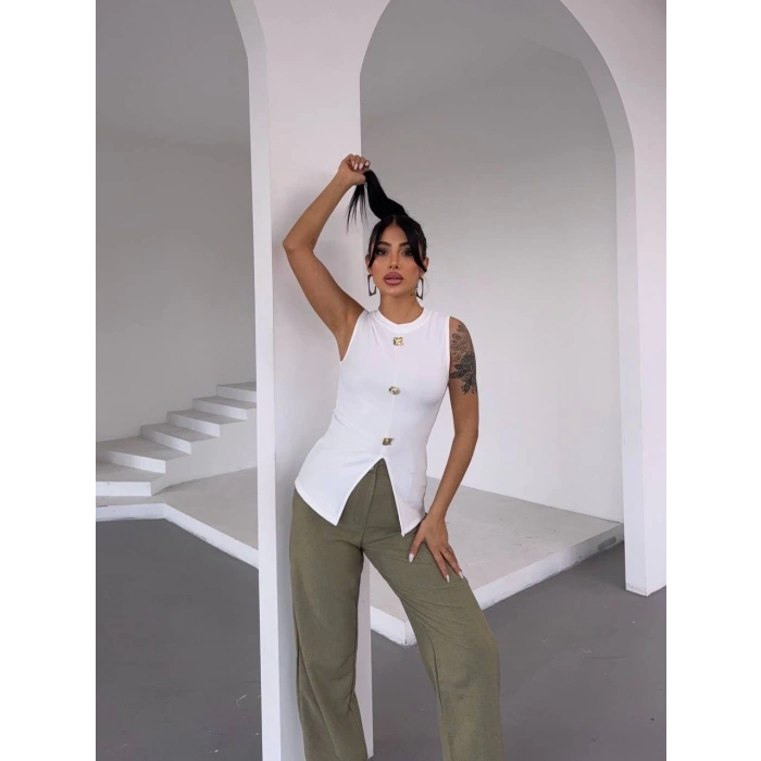 Kadın beyaz bisiklet yaka gold düğmeli ottoman bluz