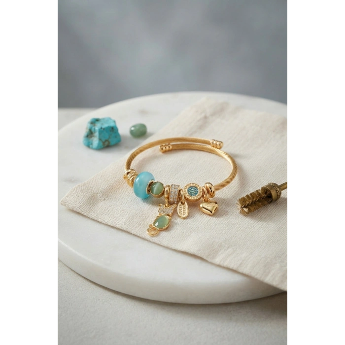 Mavi Kedi Model Gold Renk Charmlı Bileklik