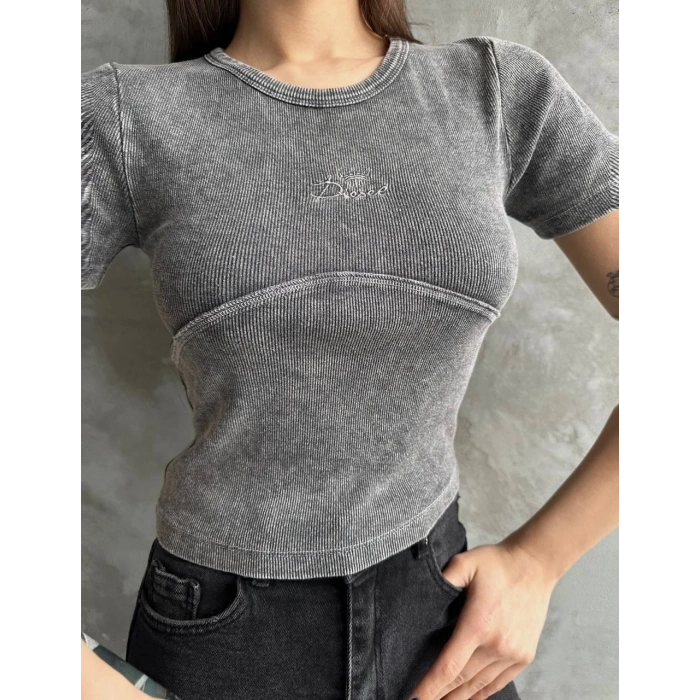 Nakış işlemeli asit yılı bluz