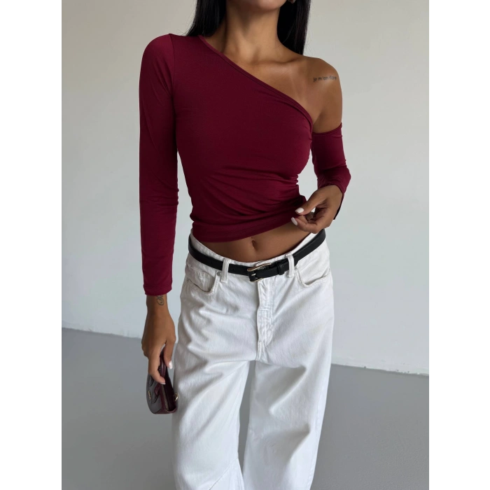 Omuz detaylı kollu bluz bordo