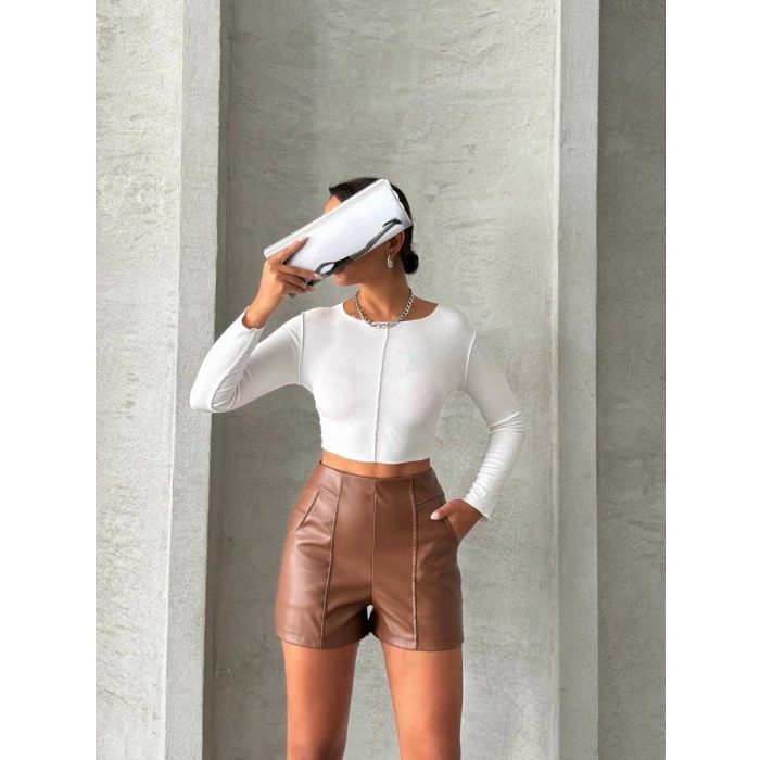 Parçalı cepli deri şort taba