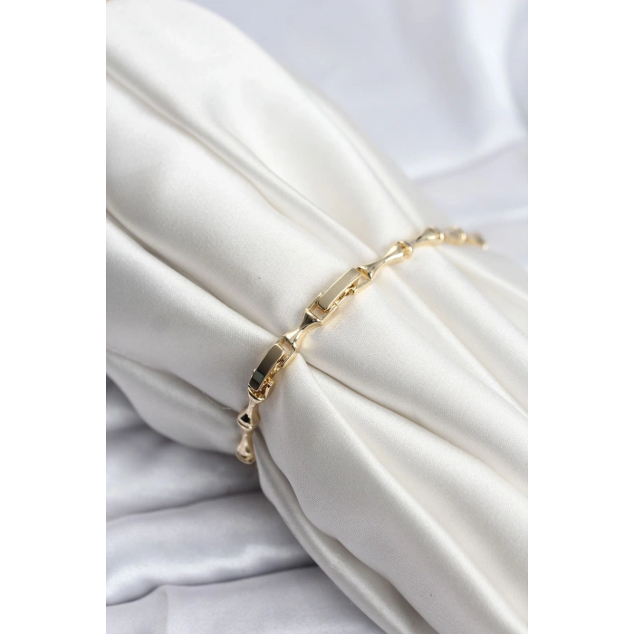 Pirinç Gold Renk VIP Seri İnce Kemik Model Zirkon Taşlı Kadın Bileklik