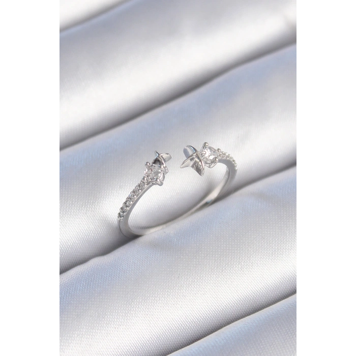 Pirinç Gümüş Renk Zirkon Taş Detay Yıldız Model Kadın Yüzük