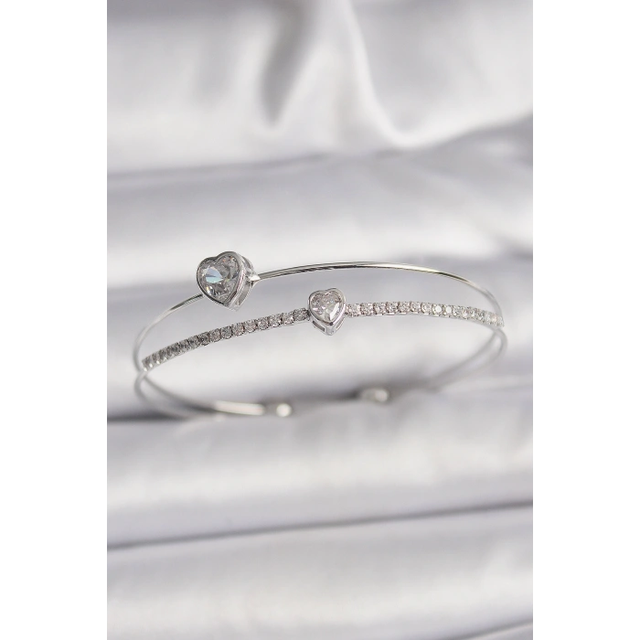Pirinç Gümüş Renk Zirkon Taşlı Kalp Model Kadın Bileklik
