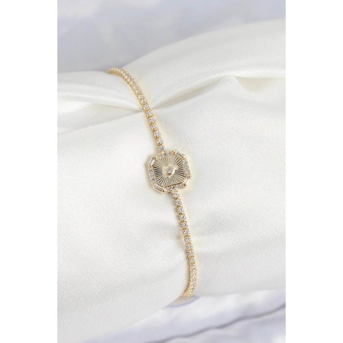 Pirinç Zirkon Taşlı Kare Model Gold Renk Kadın Bilekilk