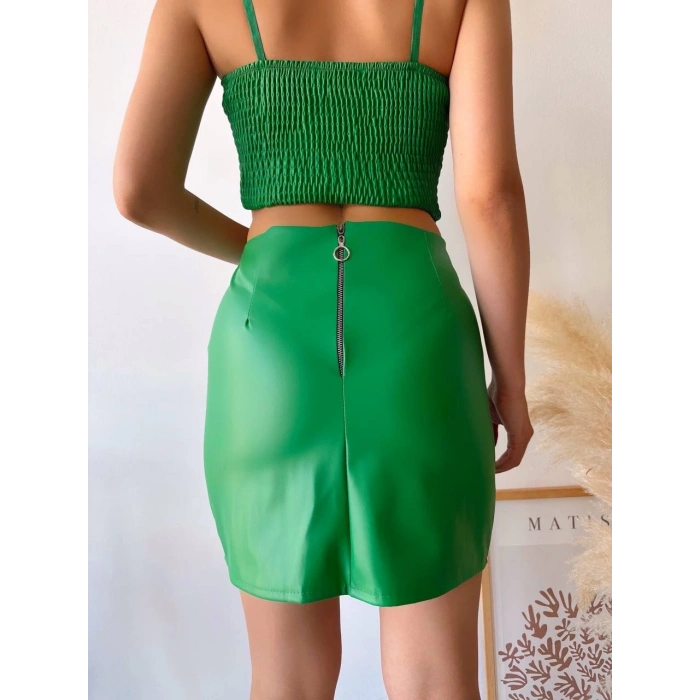 Tek yırtmaçlı arkadan fermuarlı deri etek yeşil