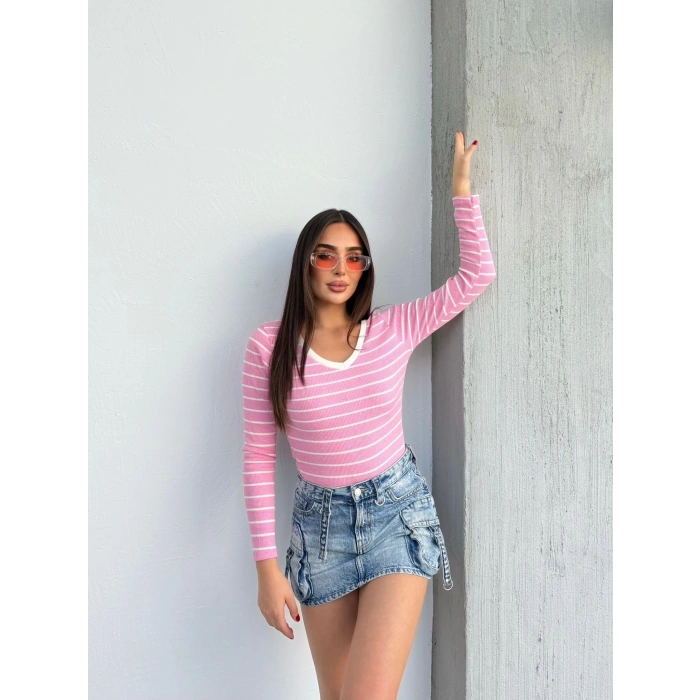 V yaka çizgili bluz pembe