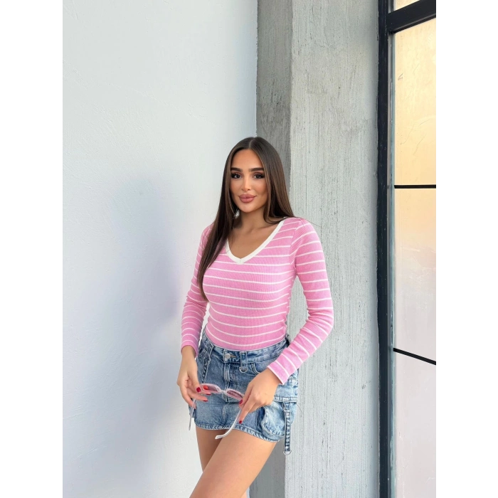 V yaka çizgili bluz pembe