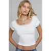 Kadın Beyaz Göğsü ve Kolları Dantelli Fiyonklu Kısa Kol Crop Top Bluz