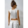 Kadın Beyaz Kare Yaka Kalınlaşan Omuz Detaylı Crop Top Bluz