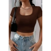 Kadın Kahverengi Yarım Kol Düz Yaka Crop Top Bluz