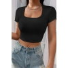 Kadın Siyah Yarım Kol Düz Yaka Crop Top Bluz