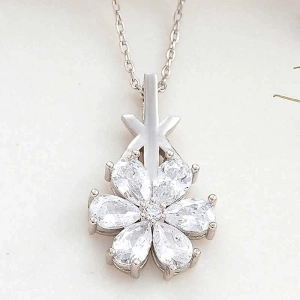 925 Ayar Gümüş Beyaz Sevgi Çiçeği Kadın Kolye T8180 (74)