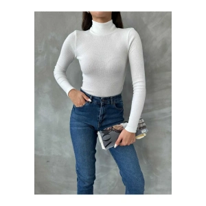 Balıkçı yaka dar kesim kaşkorse kazak beyaz