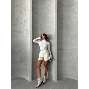 Beli lastikli çıtçıtlı deri şort  w241007