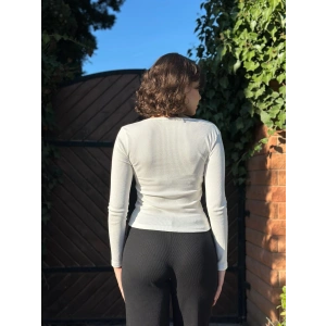 Çerçeve yaka kaşkorse bluz beyaz