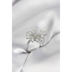 Gümüş Renk Karahindiba Model Zirkon Taşlı Kadın Yüzük