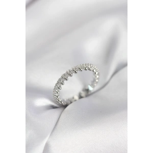 Gümüş Renk Sıralı Zirkon Taşlı Model Kadın Yüzük