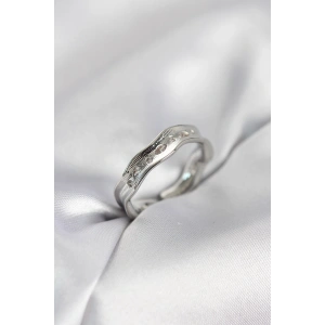 Gümüş Renk Su Damlası Model Zirkon Taşlı Kadın Yüzük