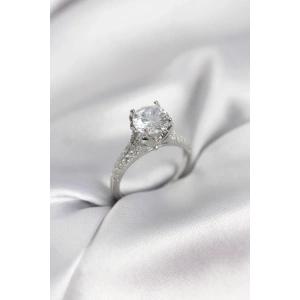 Gümüş Renk Tek Taş Model Zirkon Taşlı Kadın Yüzük