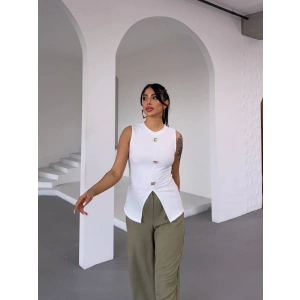 Kadın beyaz bisiklet yaka gold düğmeli ottoman bluz