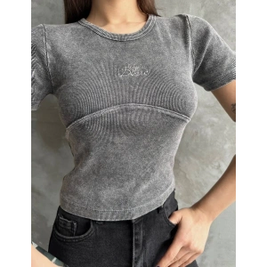 Nakış işlemeli asit yılı bluz