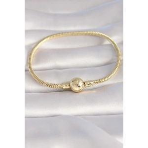 Pirinç Gold Renk İşleme Detay Charm Model Kadın Bileklik