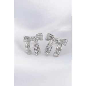 Pirinç Gümüş Renk Çizgi Detay Fiyonk Küpe