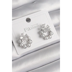 Pirinç Gümüş Renk İncili Halka Model Zirkon Taşlı Çiçek Detay Kadın Küpe