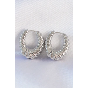 Pirinç Gümüş Renk Tırtık Detay Bombeli Halka Küpe