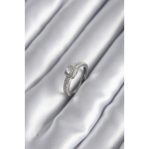 Pirinç Gümüş Renk Zirkon Taşlı Kadın Yüzük