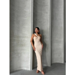 Tek omuz pliseli elbise