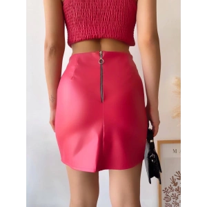 Tek yırtmaçlı arkadan fermuarlı deri etek fuşya