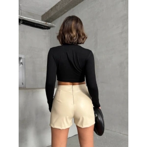 Tokalı deri şort h24444