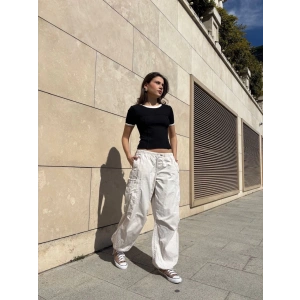 Yaka kol garnili ön parçalı bluz