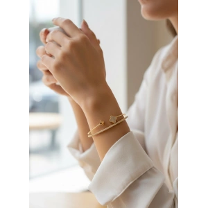 Yonca Model Pirinç Gold Renk Kadın Bileklik