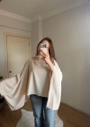 Fularlı Krem Pelerin Bluz