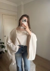 Fularlı Krem Pelerin Bluz