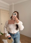 Balon Kol Omzu Açık Beyaz Crop Bluz