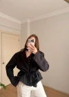 Vatkalı Dik Yaka Kuşaklı Siyah Ceket