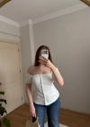 Düğmeli Omzu Açık Beyaz Korse Bluz