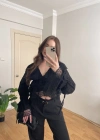 Dantelli Fırfır Detaylı Siyah Bluz