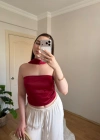 Fular Detaylı Saten Kırmızı Crop Bluz