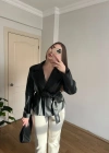Kuşaklı Siyah Deri Ceket