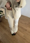Yırtmaç Detaylı Beyaz Pantolon