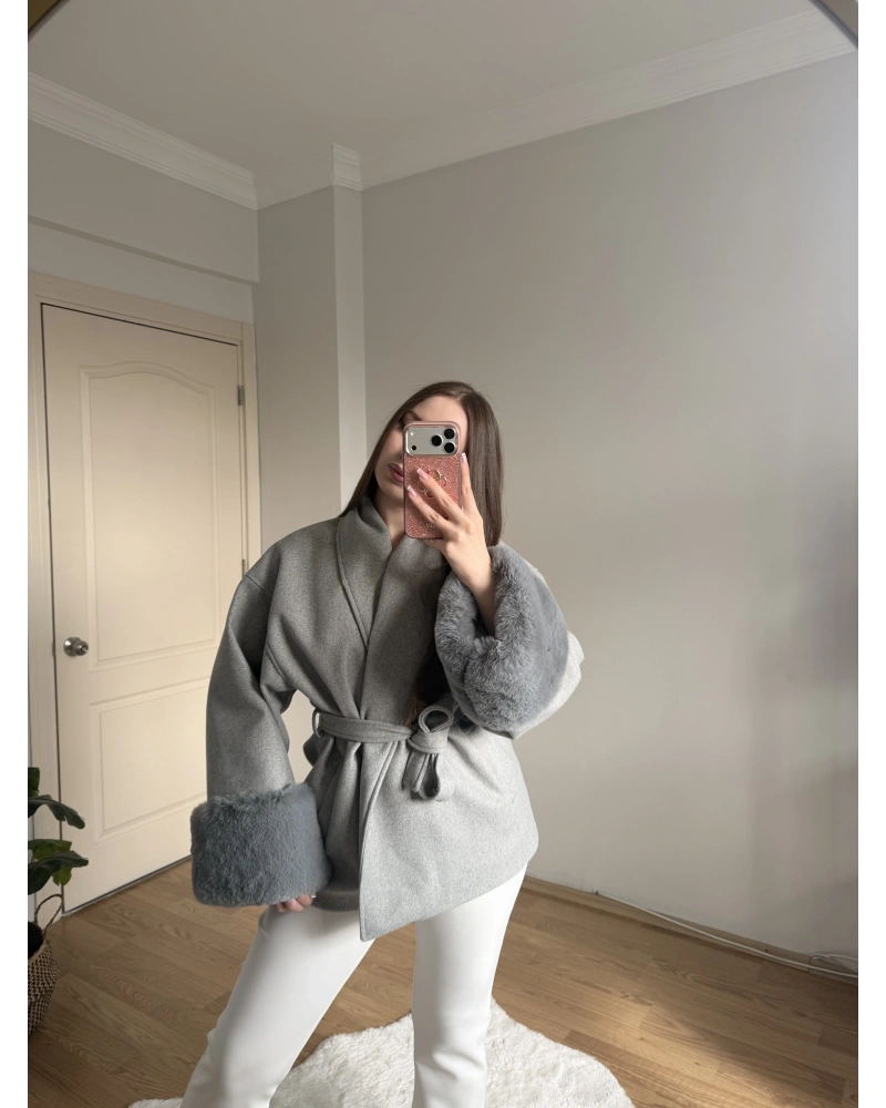 Kuşaklı Kolları Kürklü Gri Ceket