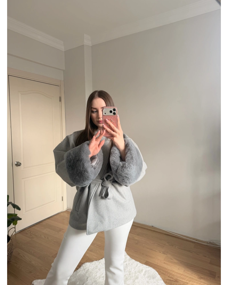 Kuşaklı Kolları Kürklü Gri Ceket