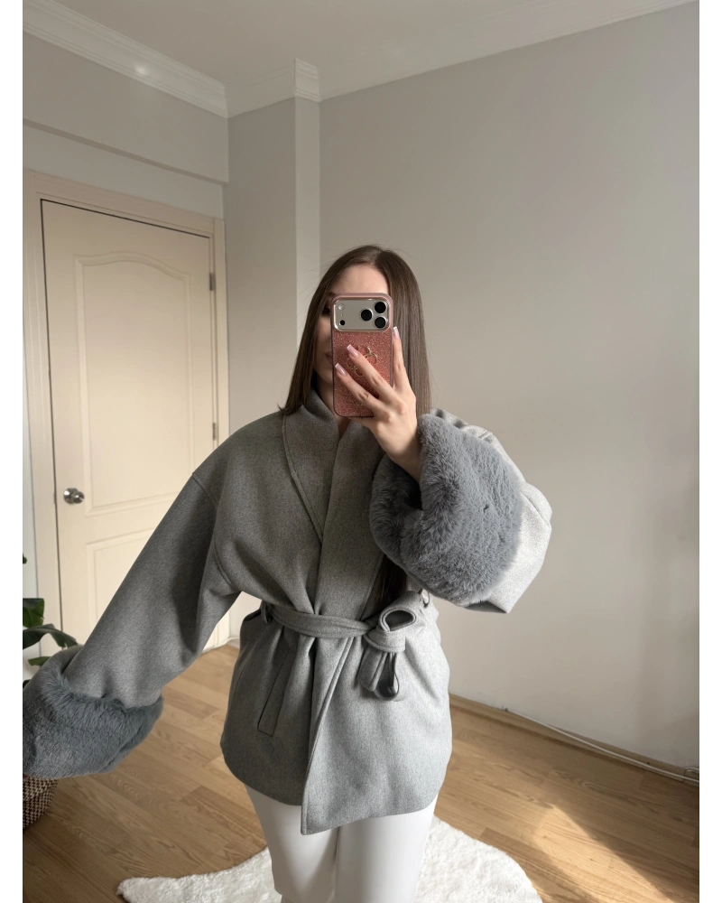 Kuşaklı Kolları Kürklü Gri Ceket