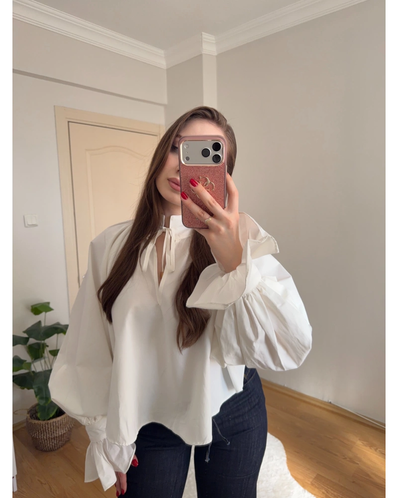 Beyaz Yakası Bağlama Detaylı Gömlek