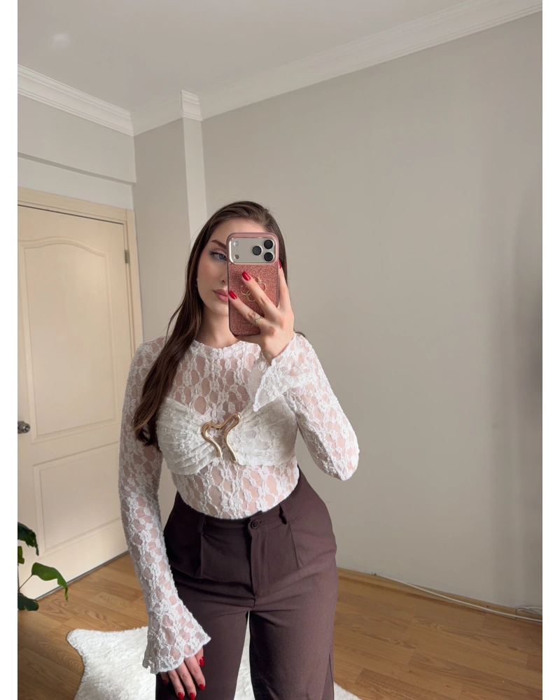 Gold Aksesuarlı Beyaz Dantel Body